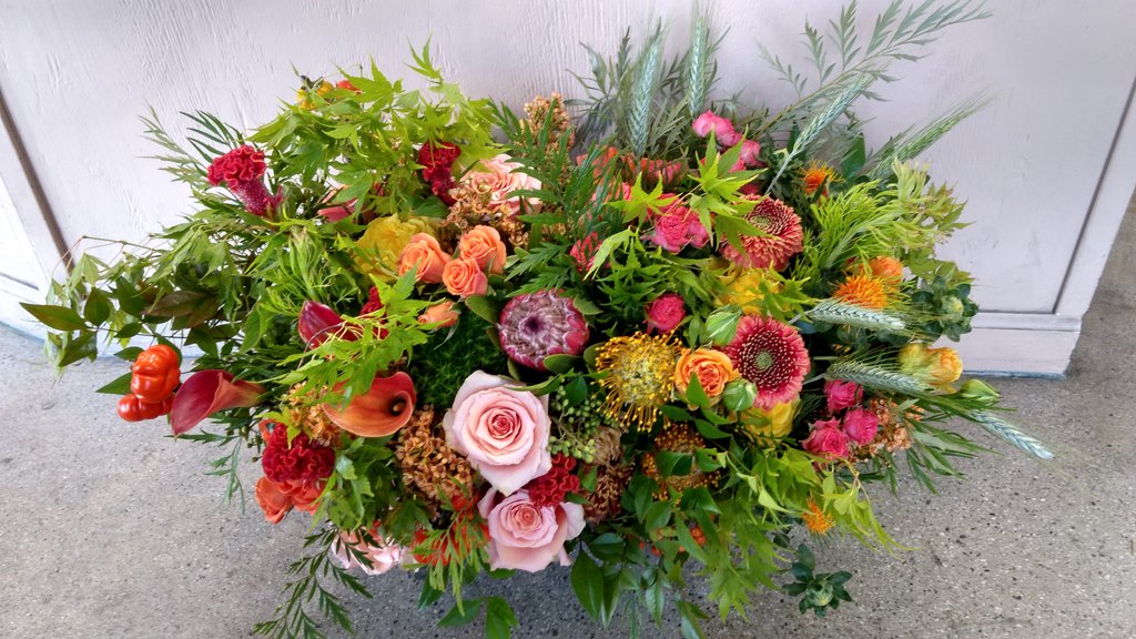 Crescenta Valley Flowers, a Funeral and Sympathy Florist near La