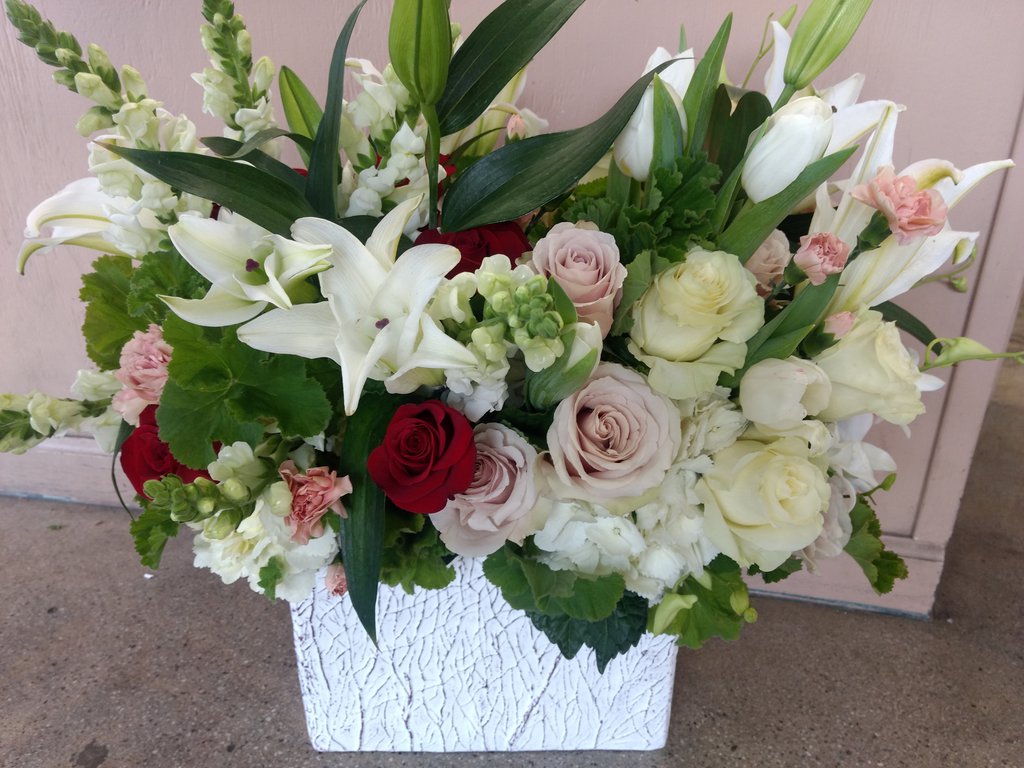 Crescenta Valley Flowers, a Funeral and Sympathy Florist near La