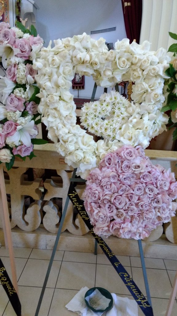 Crescenta Valley Flowers, a Funeral and Sympathy Florist near La