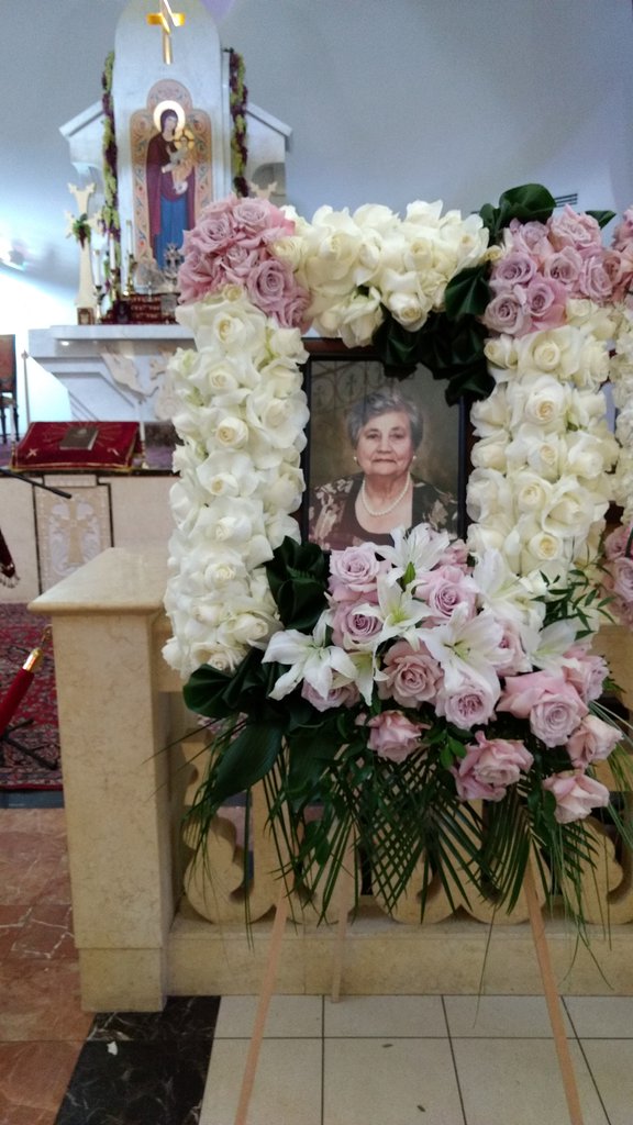 Crescenta Valley Flowers, a Funeral and Sympathy Florist near La